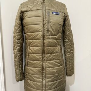 Patagonia Women's Green Puffer Coat